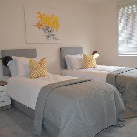 Contractor Accommodation - Sleeps 7 - 피터버러 외부 사진