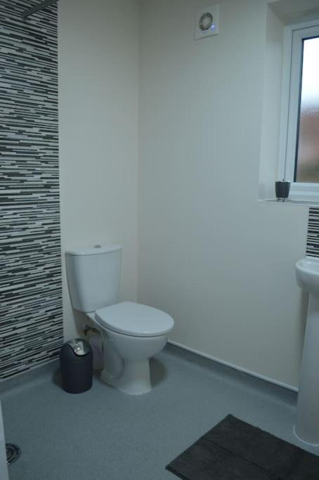 Contractor Accommodation - Sleeps 7 - 피터버러 외부 사진