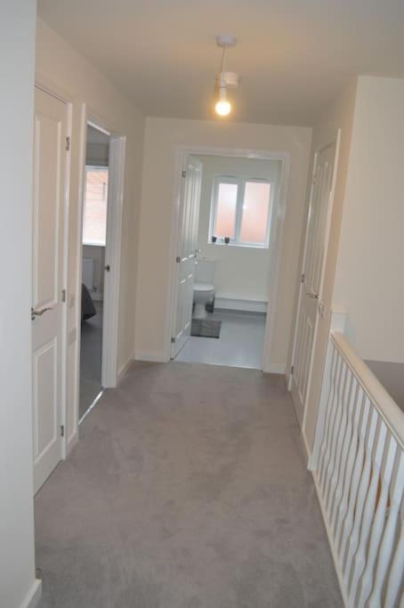 Contractor Accommodation - Sleeps 7 - 피터버러 외부 사진