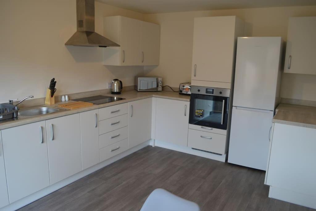 Contractor Accommodation - Sleeps 7 - 피터버러 외부 사진